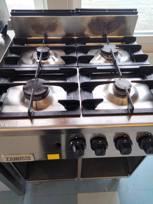 Zanussi kaasuliesi 700 x 730 x 1000
